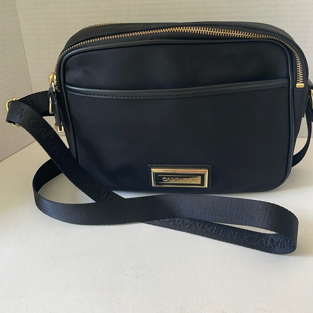 CALVIN KLEIN DESIGNER BLACK NYLON CROSSBODY BAG